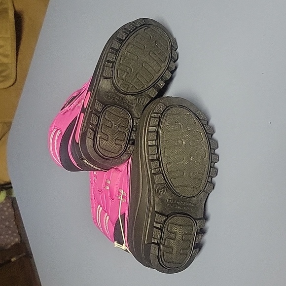 NWT Explorers little girls size 8 pink and black winter boots. - Picture 8 of 8